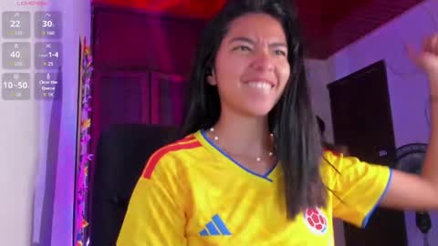 Luna Roja26 online show from June 2026 01:23:02 PM