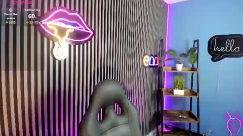 Snapshot of luna_roose1 chatting on June 2026 12:36:02 PM Luna Rosse online show from June 2026 12:36:02 PM