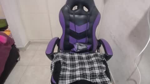 Luna online show from February 2025 09:51:01 PM