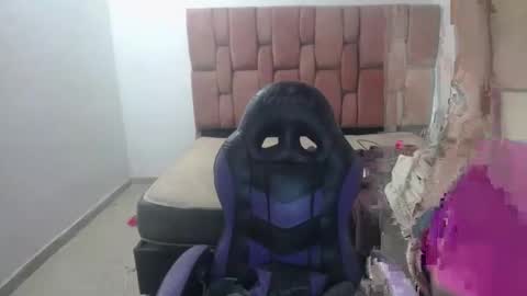 Luna online show from February 2025 04:22:02 AM