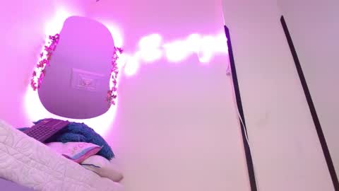 Snapshot of luna_rougets chatting on March 2026 01:58:01 PM Luna Rougets online show from March 2026 01:58:01 PM