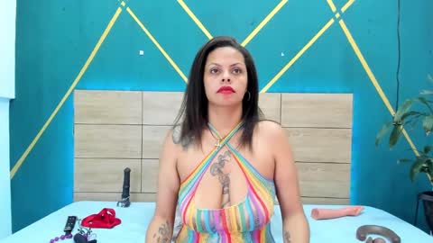 Luna online show from February 2025 07:10:01 PM