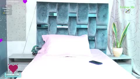 Snapshot of luna_sophya chatting on October 2025 11:33:02 AM luna_sophya online show from October 2025 11:33:02 AM