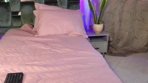 Snapshot of luna_sophya chatting on October 2025 08:51:02 PM luna_sophya online show from October 2025 08:51:02 PM