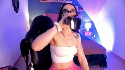 Snapshot of luna_tagliaferri chatting on July 2026 07:05:01 PM Luna online show from July 2026 07:05:01 PM