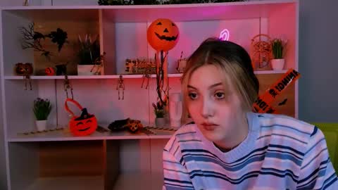 Snapshot of luna_tin chatting on November 2025 08:00:01 PM Luna online show from November 2025 08:00:01 PM