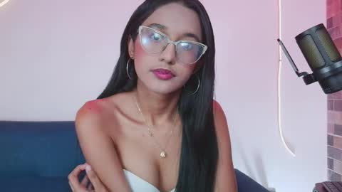luna_valen online show from May 2026 04:08:02 AM