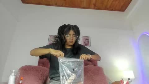 luna_velveth1 online show from February 2026 01:04:02 AM