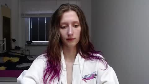 L U N A  online show from November 2025 06:46:02 AM