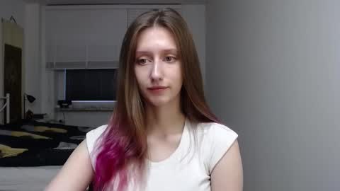 L U N A  online show from November 2025 06:30:02 AM