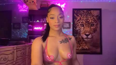 lunaa_11 online show from June 2026 06:23:01 AM
