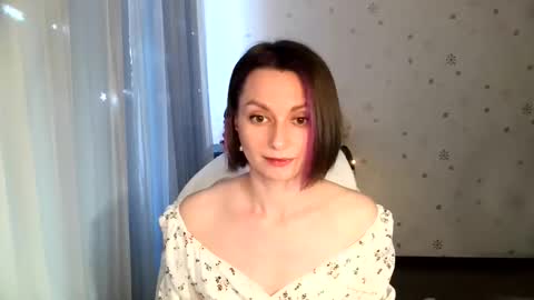 Snapshot of lunaa_bluee chatting on June 2026 06:18:02 PM lunaa_bluee online show from June 2026 06:18:02 PM