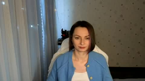 Snapshot of lunaa_bluee chatting on June 2026 06:17:01 PM lunaa_bluee online show from June 2026 06:17:01 PM