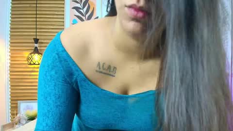 Lunaa rossee  online show from April 2026 01:03:01 PM