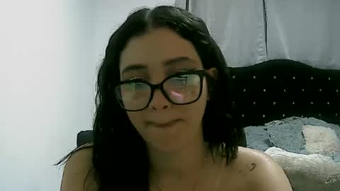 Snapshot of lunaa_sub chatting on January 2025 03:45:01 AM lunaa_sub online show from January 2025 03:45:01 AM