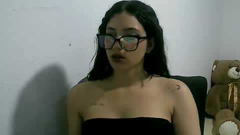 Snapshot of lunaa_sub chatting on February 2025 12:06:01 AM lunaa_sub online show from February 2025 12:06:01 AM