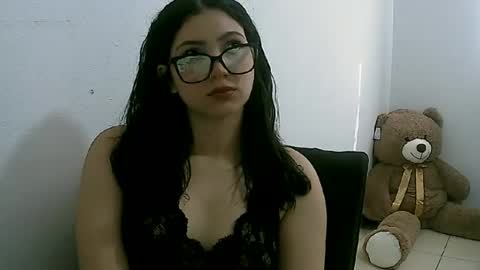 Snapshot of lunaa_sub chatting on February 2025 07:56:01 PM lunaa_sub online show from February 2025 07:56:01 PM