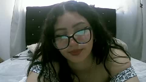 Snapshot of lunaa_sub chatting on February 2025 09:53:02 PM lunaa_sub online show from February 2025 09:53:02 PM