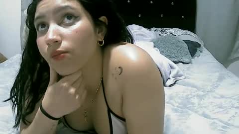 Snapshot of lunaa_sub chatting on February 2025 12:38:02 AM lunaa_sub online show from February 2025 12:38:02 AM