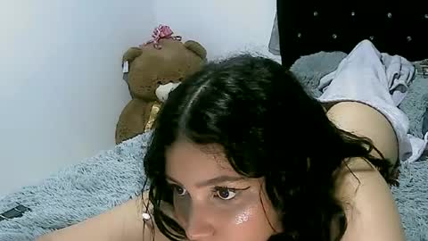 Snapshot of lunaa_sub chatting on March 2025 01:06:01 AM lunaa_sub online show from March 2025 01:06:01 AM