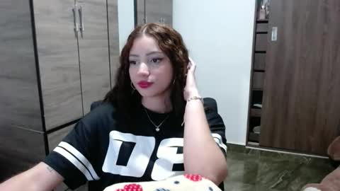 Snapshot of lunaa_sub chatting on December 2025 11:10:01 PM lunaa_sub online show from December 2025 11:10:01 PM