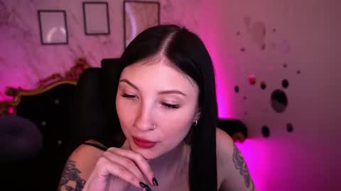 lunaamay online show from April 2026 06:42:02 AM