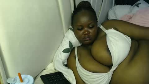 lunabloom01 online show from March 2026 10:47:01 PM