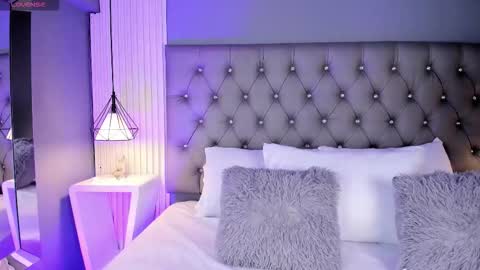 Luna  online show from January 2026 05:26:01 PM