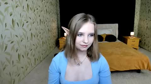 lunacosplaya online show from October 2025 08:13:02 PM