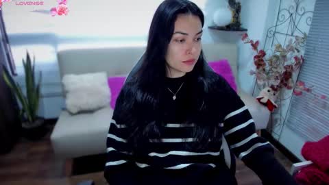 Luna online show from October 2025 09:21:02 PM