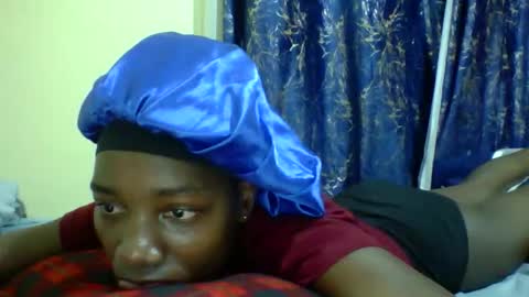 lunah_kitty online show from May 2026 07:49:02 AM