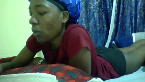 lunah_kitty online show from May 2026 12:15:01 PM