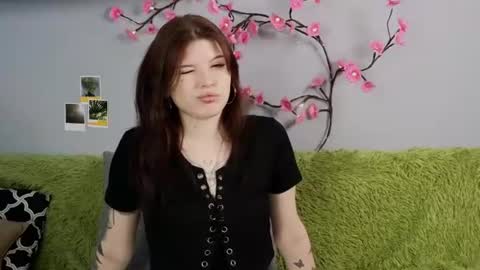lunaire_cute online show from July 2026 07:59:01 AM