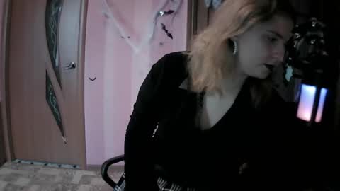 lunamystique_ online show from November 2025 10:04:02 AM