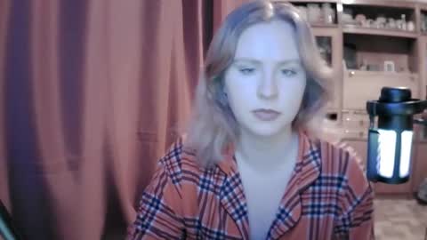 lunamystique_ online show from February 2026 08:57:02 PM