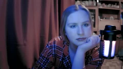 lunamystique_ online show from February 2026 02:07:03 AM