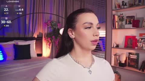 Snapshot of lunanight_ chatting on February 2025 08:46:01 PM Luna next streams Mon Fri Sat Sun 8pm-5am gmt0 online show from February 2025 08:46:01 PM