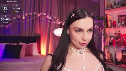 Snapshot of lunanight_ chatting on February 2025 02:45:02 AM Luna next streams Mon Fri Sat Sun 8pm-5am gmt0 online show from February 2025 02:45:02 AM