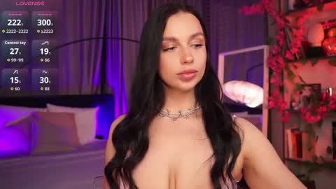 Snapshot of lunanight_ chatting on September 2025 08:41:01 PM Luna next streams Mon Fri Sat Sun 8pm-5am gmt0 online show from September 2025 08:41:01 PM
