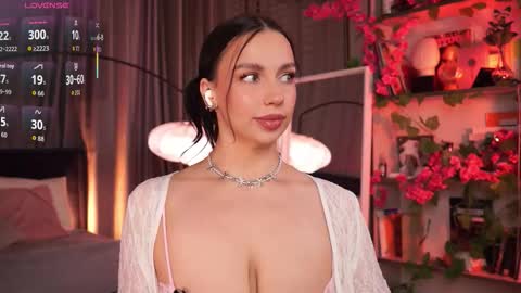 Snapshot of lunanight_ chatting on September 2025 08:24:01 PM Luna next streams Mon Fri Sat Sun 8pm-5am gmt0 online show from September 2025 08:24:01 PM