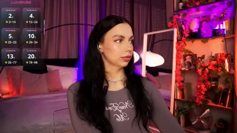 Snapshot of lunanight_ chatting on October 2025 08:50:02 PM Luna next streams Mon Fri Sat Sun 8pm-5am gmt0 online show from October 2025 08:50:02 PM