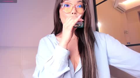 Aisha online show from December 2024 01:25:02 PM