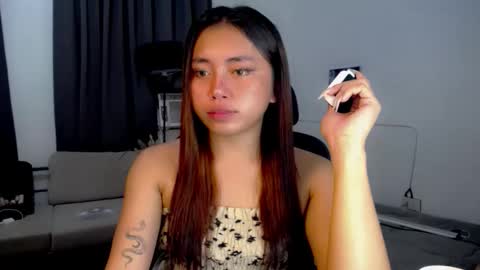 Luna online show from April 2026 06:39:01 PM