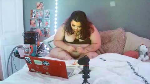 lunar_nightstar online show from December 2025 06:19:02 AM