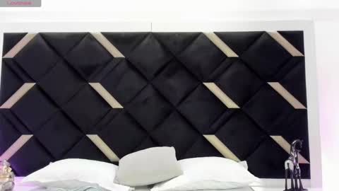 Lia 3 online show from April 2026 07:44:02 PM