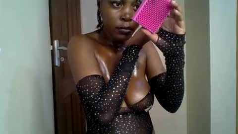 Snapshot of lunargoddess45 chatting on February 2026 06:07:01 AM lunargoddess45 online show from February 2026 06:07:01 AM