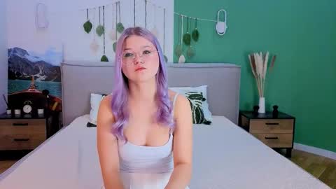 lunariafox online show from March 2026 02:56:02 PM