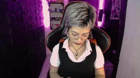 lunarichy online show from February 2026 08:47:01 PM