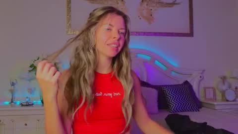 Luna Rishi online show from October 2025 11:40:01 AM