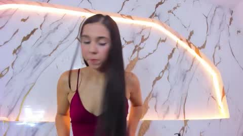 lunataylor_ online show from December 2025 01:27:02 PM